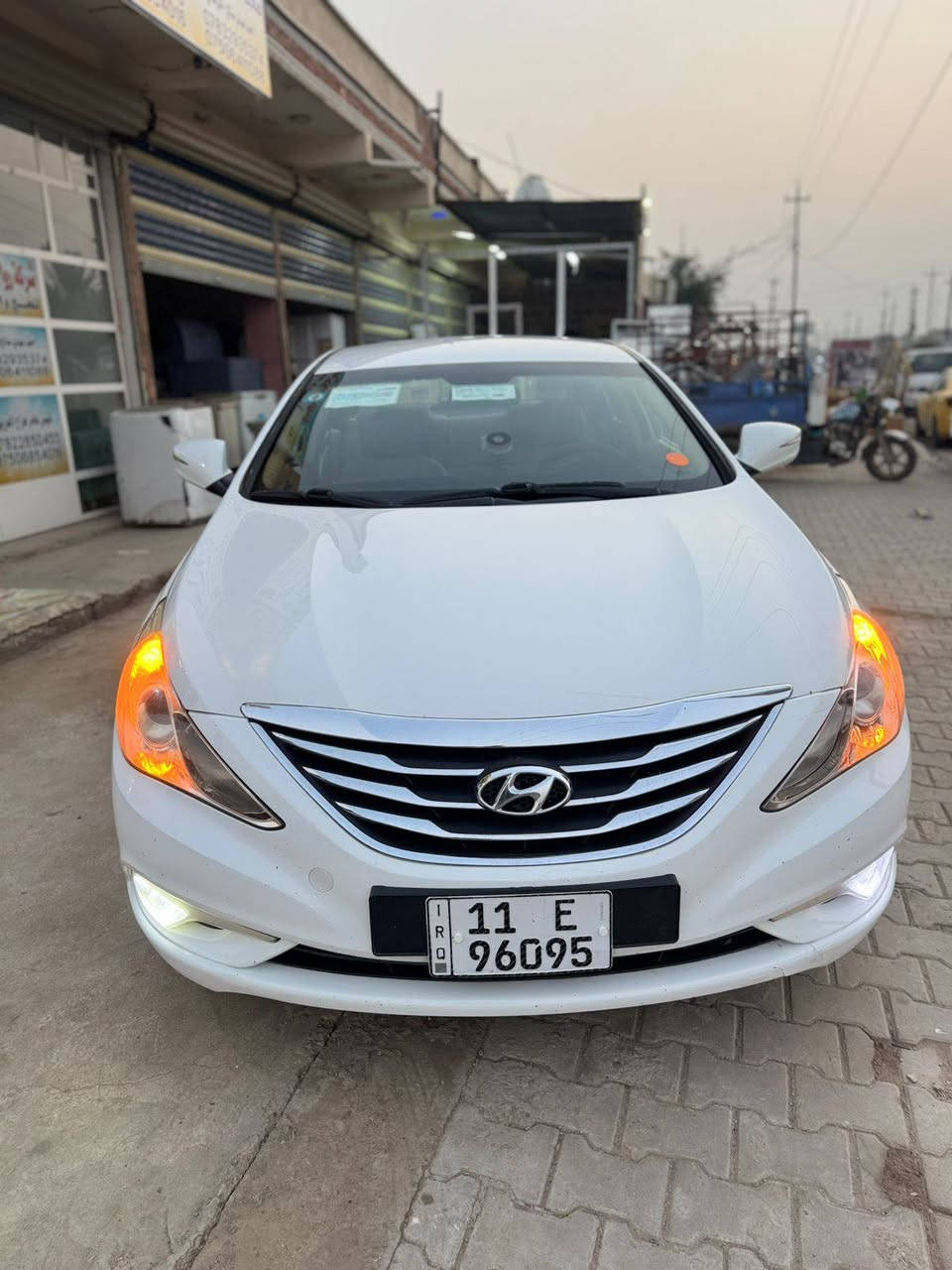 السلام عليكم 
للبيع هونداي سوناتا 2014 
خليجي الشركة العامة 
السيارة كفالة عامه من صبغ وبارد 

عنواني بغداد اليوسفية الستفسار علا هاذه الرقم 
***********
***********
