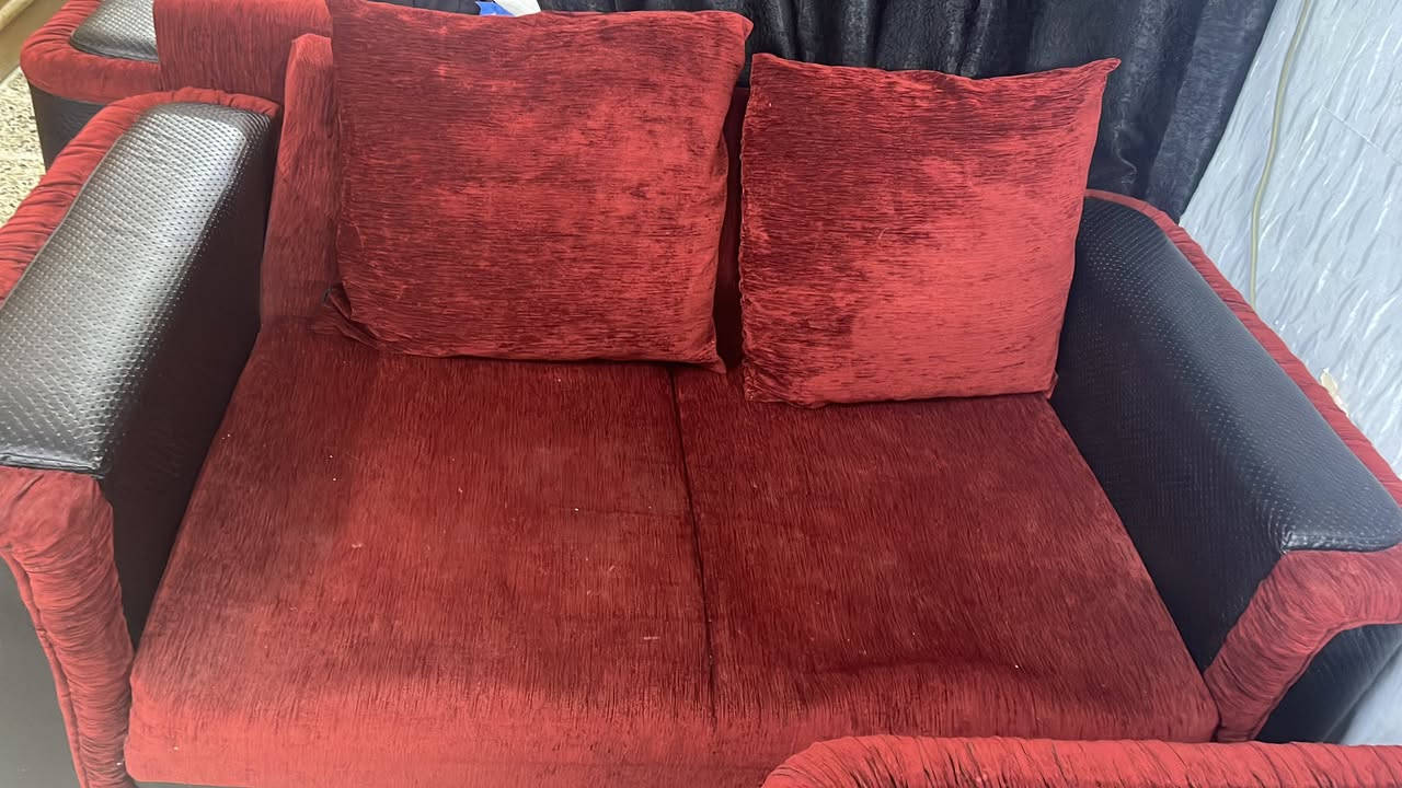 السلام عليكم عندي غرفة نوم للبيع وتخم ١٠مقاعد مستعجل الاتصال ع هذا الرقم واتساب وماسنجر***********
