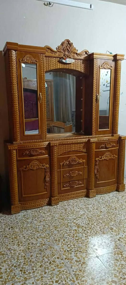 السلام عليكم
غرفة صاج عراقي كلش نظيفه 
الغرفة عبارة عن صاج من داخل والخارج 
سعر مليون و800 العنوان موصل الايمن مشيرفه الثانيه 
الاتصال :***********
