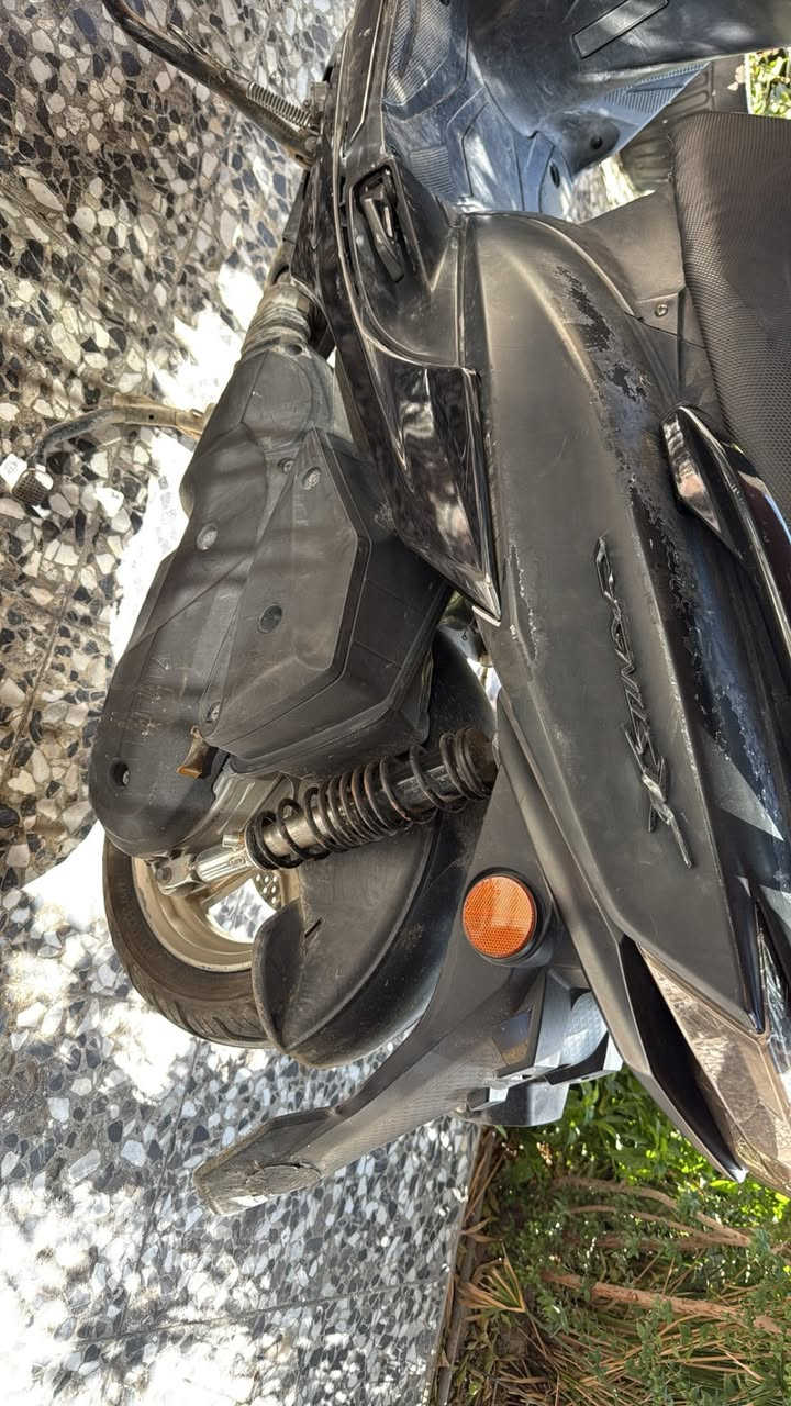 السلام عليكم دراجه سكنس شمعه للبيع ياباني قبق نفخ نوزل خطين الدراجه خير من الله طلاعات نكره سلف كهربائيات كلها شغاله كفرات بلادي جيب فيتر وتعال افحص والاستفسار اكثر *********** المكان بغداد شارع فلسطين
