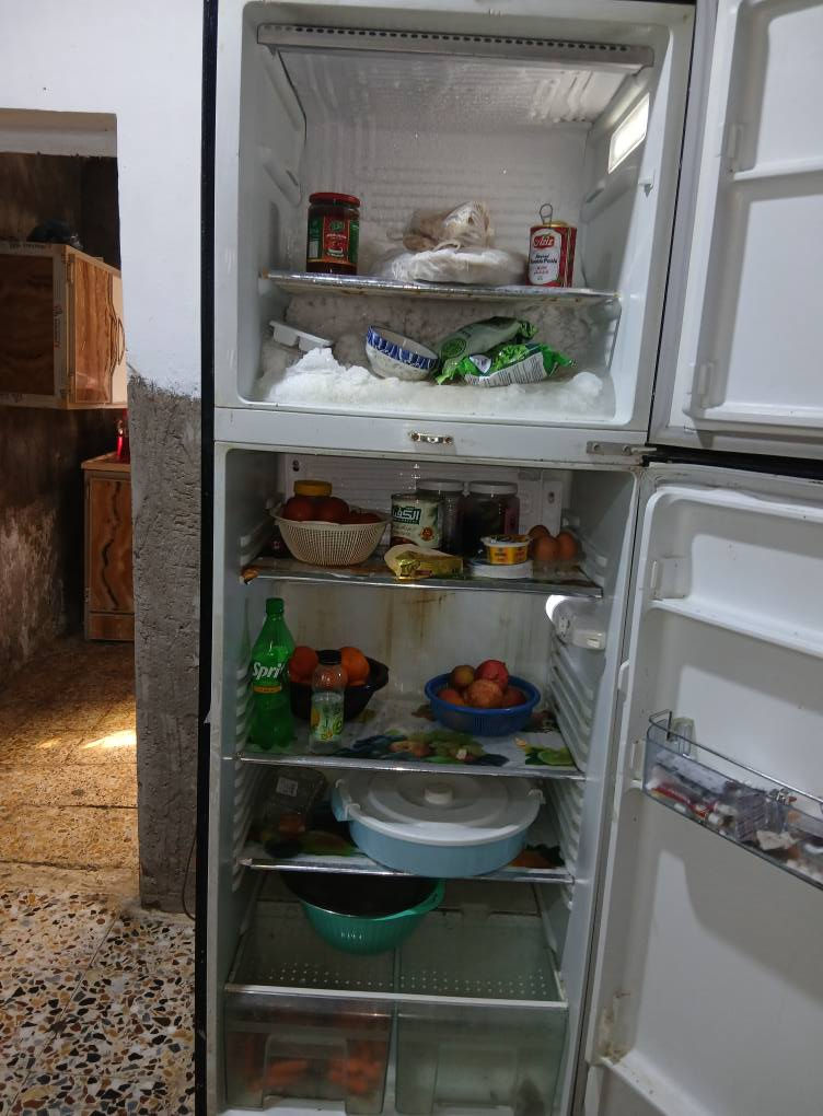 ثلاجه هيروا حجم كبير ٢٨ قدم تجميد خير من الله ابلادية ماداخله تصليح شرط الفحص نظيف مثل ماموضح بلصور تجميد فول الفول السعر ١٨٥ الف مع مجال جدا قليل للشراي *********** النجف, العراق
