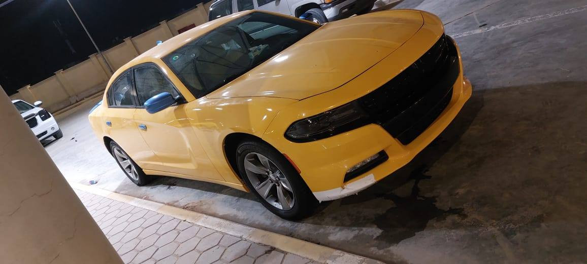 جارجر ٢٠٢٢مرمز اصل ١٨ حادثه قبق دوسه مصلح وبيبان مفتوحه مطبه اثنين وجاملغ مبدل امامي شواصي وبرانكيتات مكفوله من الظربه والتعميرالسياره جديد ترقيم جديد وشاد منظومة غاز رقم دولي وبسمي خطه بغداد ناصريه ومامشتغله خط بس سفرتين محرك ٣٦٠٠سته بستم تبريد تدفئه كامله كير مكينه حداديه كله جديد السعر ١٨٥ وبيه مجال بسيط  للاستفسار الاتصال بالرقم ***********
