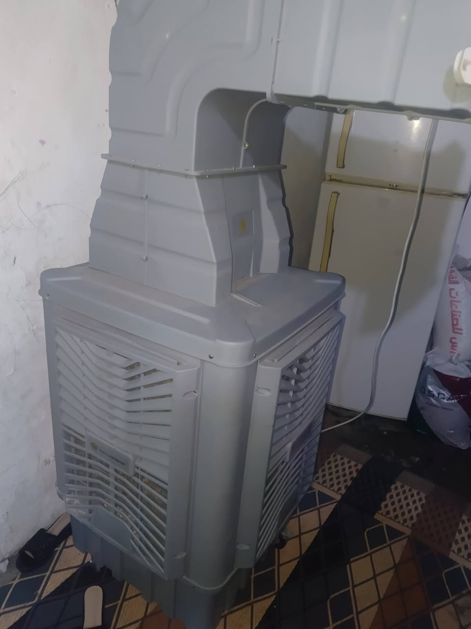 سلام عليكم مبرده حجم 60 ستعمال قليل سعر 275 وبيه مجال مكان مدينه صدر قطاع 18 رقم بي وتساب ***********
