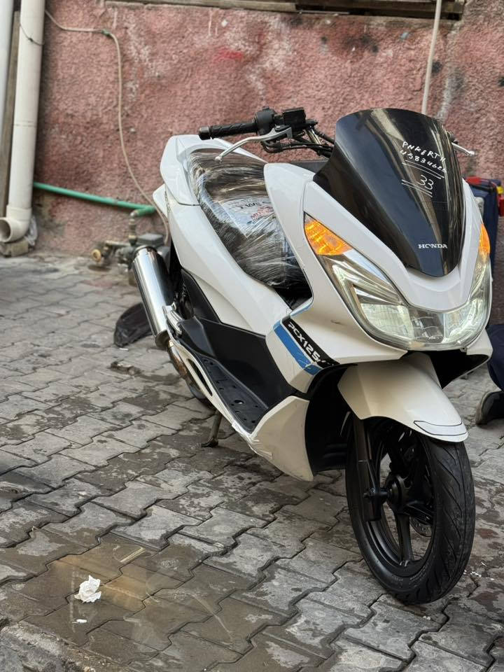 للبيع دراجه pcx  جيل ثاني ياباني الاصلي  نوع jf  مكينه 150 حساس حرف A نوزل خطين ستان كهربائي ماشيه 36 الف حساس ازدحام دراجه جديده  حساس شلعه معدل خير من الله دراجه تتعب تكول جديده مال جناي  مكان بغداد الكرخ السعر  مليون و550 وبيهه مجال وبيهه مجال والاستفسار  ***********
