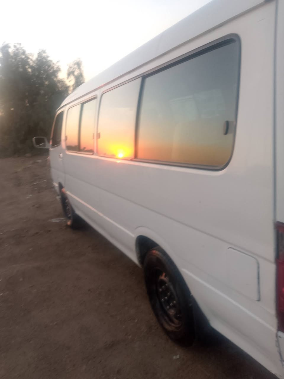 السلام عليكم جنبي اجوان موديل 2014  محرك اكسل خير من الله بس الكير يفلت عل خامس السعر 80 وبيها مجال مصفره هيئه ومرور وخطها بياع باب الشرقي وتحويل مباشر 

***********
***********
