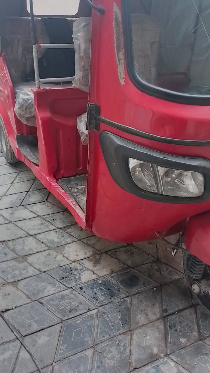 تكتك تيفاس  2018 جاهزه كبل لشارع  
اوراق 7 توني مجفت بعدهي  علسحك
مكني بغداد المشتل وسعره  3 أو ربع  وبيه مجال


**إذا كنت صاحب هذا الإعلان وتريد حذفه لأي سبب، رجاءا أرسل رسالة إلى الدعم الفني**