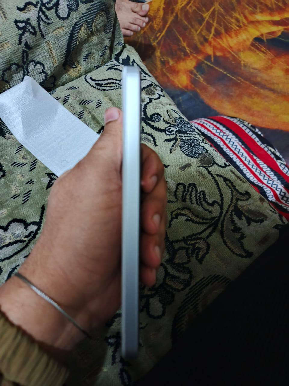 سلام عليكم ورحمة الله وبركاتو جهازTECNO LOVE 7 Ultra 5G جهاز نضيف كلش تجي بعينك وشوف بعد احلة من الصور مكاني بغداد مدينة الصدر رقم ***********
