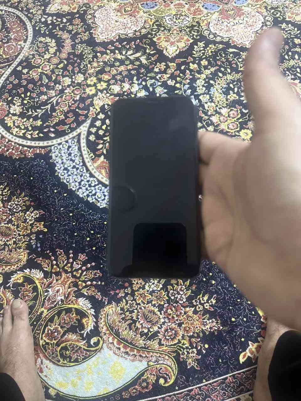 السلام عليكم 
ايفون  11برو. ذاكره 256
الجهاز مكفول من كلشي فول.  نضافه 
حته البطاريه بلاديه  
السعر 325بي مجال بسيط 
مكاني بغداد 
***********
