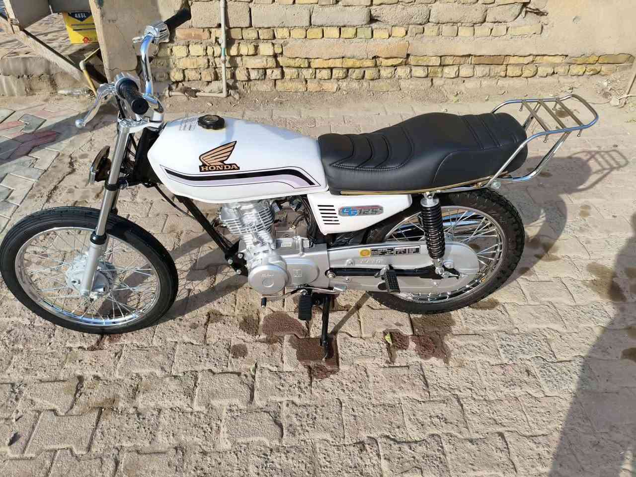 سلام عليكم دراجه البيع بدون صالهه اقل الشهر من معمره ***********
