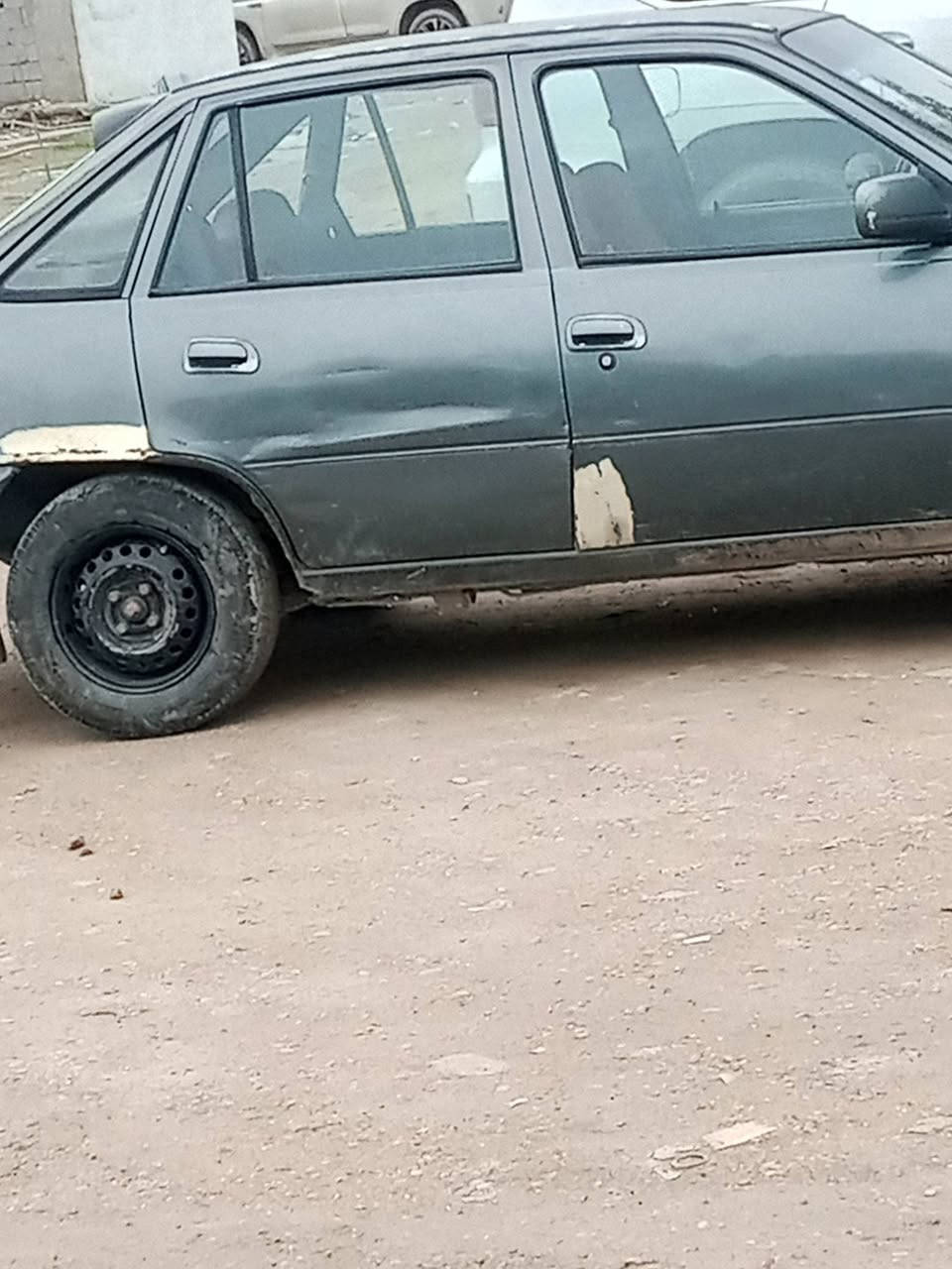 السلام عليكم سلو موديل 96سنويه لل29 كيرمحرك خير من الله كهربائيات كلها شغاله سنتر  لوك تخم تايرجديد تحويل مباشر سعرها 28 تلفون *********** مكانها بغداد اليوسفيه
