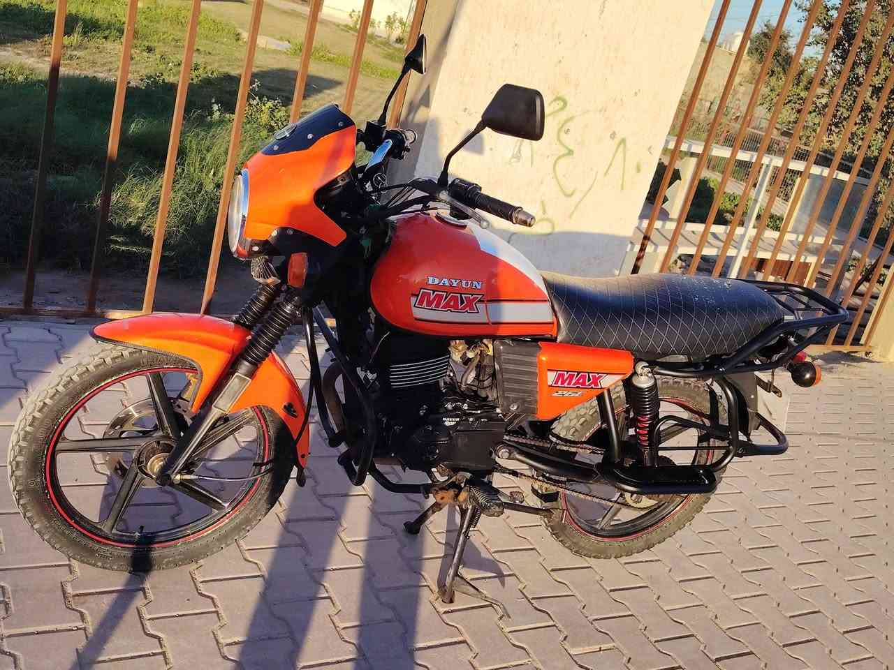 دايوان ماكس موديل 2022 اوراق اصوليه  دراجة كلها شغاله الف ما تصرف عليها  دراجة مثل مابصوره  مكاني كوت شيخ سعد  سعرها مليون و 350 وبيها مجال بسيط حك جيه  شراي يتصل  ***********
