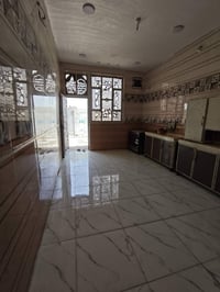 للبيع بيت مساحه250متر بين الشقق والطاقه حي العدل مكون من غرفتين وصاله ...