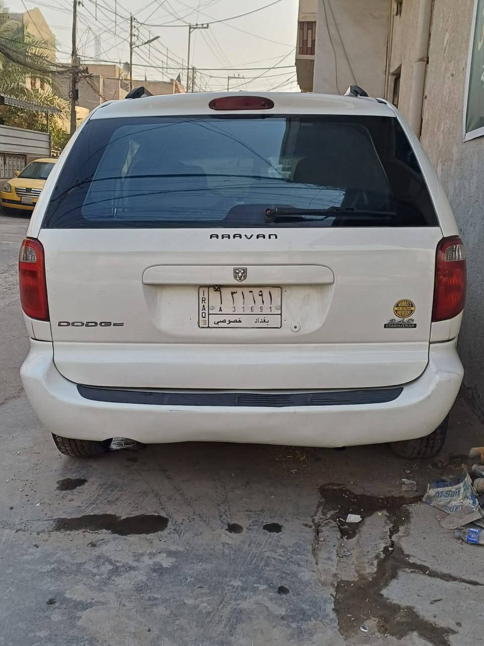 السلام عليكم دوج 2007 فول وجديده تبريد شغال السعر 74
دوج 2008 جاهزه من كلشي بس الحرك بي تبخير فقط تبريد شغال السعر 90 
مكاني بغداد بيع فقط
***********
