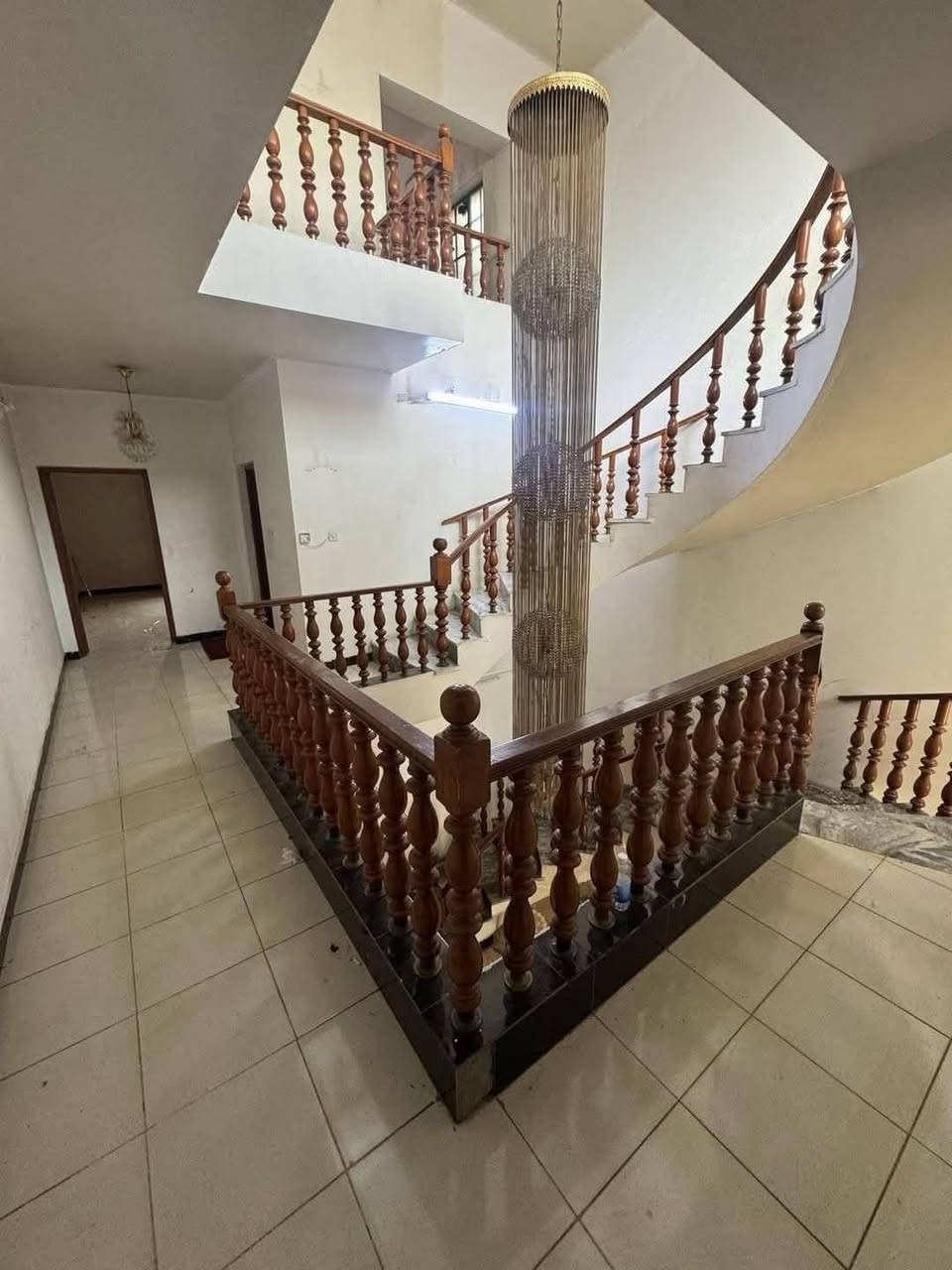 للايجار في منطقة السيدية

بيت 150 متر يحتوي على اربع غرف نوم
وصاله ومطبخ وخدمات عدد 2 وكراج وحديقة نظيف جدا 

بدل الايجار مليون وربع

للاستفسار الاتصال على الرقم
***********
