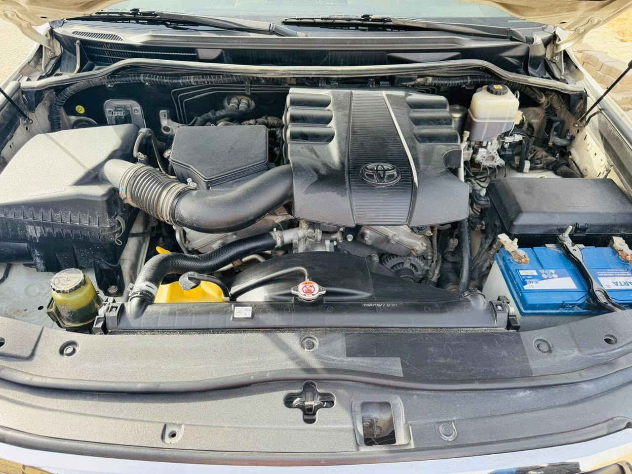 لاندكروز بريم موديل ٢٠١٢
سيارة جديدة كله وكالة 
ماشيه ١٢٥ الاف 
مكان سيارة كوت مركز المدينة 
سعر ٣٥٥
***********
