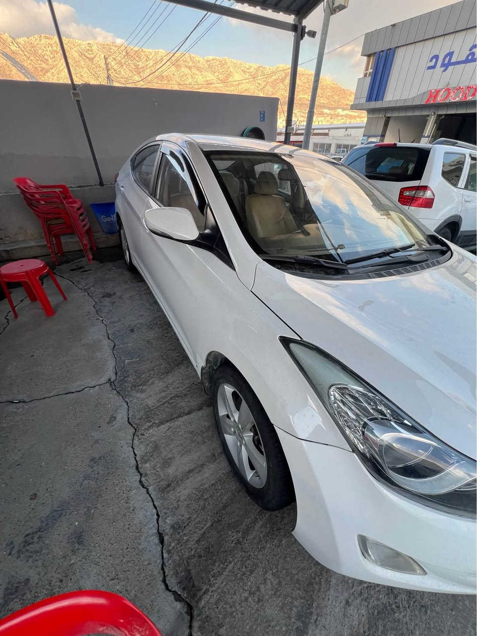 اسم السيارة و نوعها و موديل : هونداي النترا 2014
سعر و مجال :120 
غرامة :لا 
عدد سلندر + المحرك حجم المحرك :4 سلندر 1.6 لتر
عدد الممشة : 
مكينة مفتوحة : لا 
الكير مفتوح :لا 
المكينه بيها نفخ :لا 
عدد قطعة الصبخ + امكنها :بوند بشر صبغ
تعديل بارد : لا 
الايربكات : لا يوجد
الشاصي و الدواخل :سليمة
رقم الشاصي  :
تحويل او وكالة :موجود
عنوان : دهوك 
تبديل : موجود
قسط : موجود
رقم الهاتف :*********** دهوك, العراق
