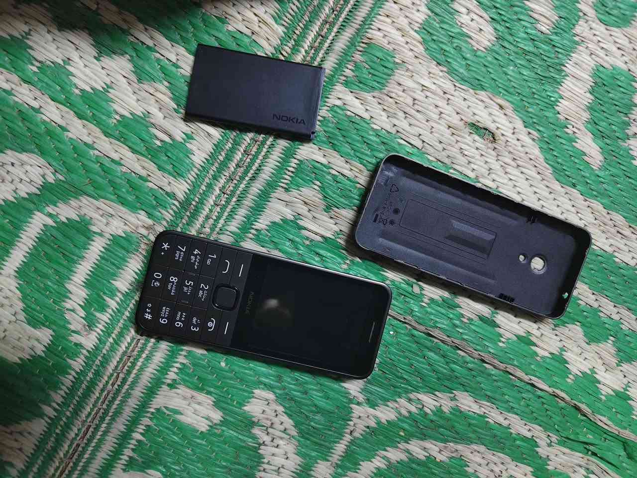 نوكيا الاصلي شرط افحص اذا مو اصلي بلاش تاخذه شاحنه وكارتونه ويا ضمان سنه بعده مخلصان سعره 50 /للتواصل/*********** كربلاء
