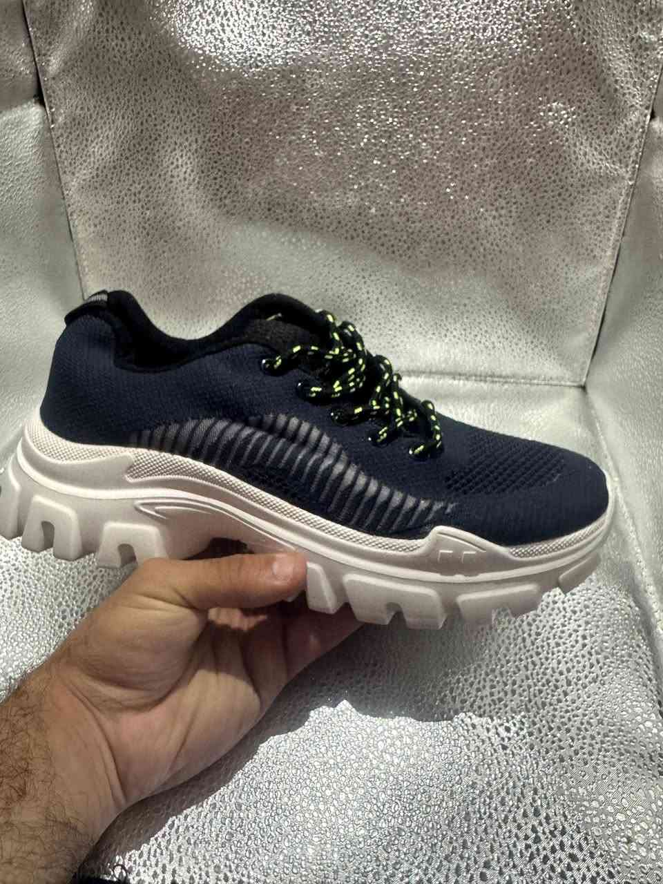 مجموعه احذيه رجاليه طبيه ✅
سعر القطعه 12 الف فقط


**إذا كنت صاحب هذا الإعلان وتريد حذفه لأي سبب، رجاءا أرسل رسالة إلى الدعم الفني**