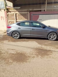 الموديل ٢٠١٨ وارد بنيد وجاملغ والباب خلف السايق نصف صبغ ١٢٠ مع المجال ...