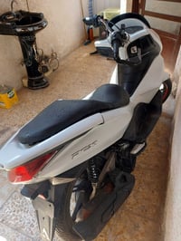 دراجة نظيفة وبسعر مناسب السعر ٩ونص بغداد الكرخ  ٠٧٧٠١٧٧٥٨٠٧