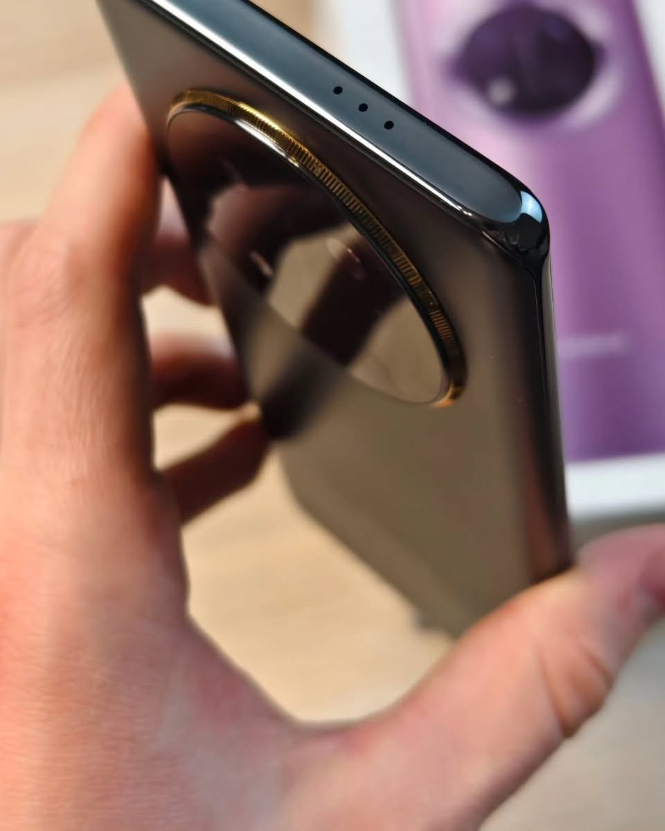 هونـــر X9c / كفالة عامة 

لون اسود لامع : شرق اوسط 

ذاكرة 256………. دبل شريحة 

استخدام نضيف جدآ / دبل شريحة 

معروض بسعر 300 الف : 💕

العنوان السماوة .. سوك المسكوف 

*********** اتصال او مراسلتنا عل واتساب
