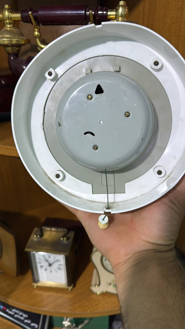 ⸻

🕰 ساعة كلاسيك أصلية قديمة للبيع

لعشّاق التحف والديكور المميز ✨
ساعة جميلة من ماركة Westclox بتصميم تراثي أنيق يضيف لمسة فخامة لأي مكان.

🔹 شكل كلاسيكي نادر
🔹 مناسبة للديكور أو الاستخدام
🔹 حالة نظيفة ومحافظة عليها

💰 السعر: 50,000 
***********
