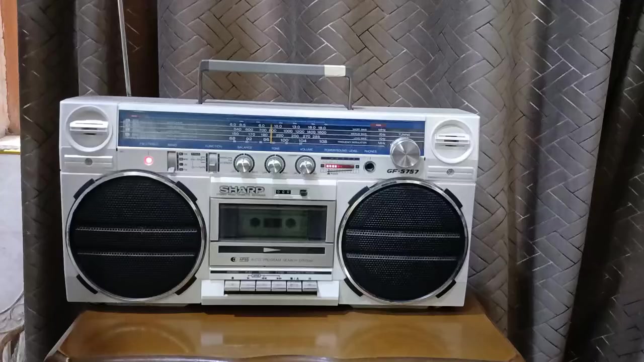 السلام عليكم. 
راديو مسجل شارب ياباني gf_5757 
الراديو 4 موجات. 
الجهاز جديد ونظافة 100/100.
المسجل شغال ومثل ما موضح بالتصوير. 
كهرباء 220-240.
ياخذ 6 بطاريات حجم كبير .
الشراي يتفضل عالخاص.


**إذا كنت صاحب هذا الإعلان وتريد حذفه لأي سبب، رجاءا أرسل رسالة إلى الدعم الفني**