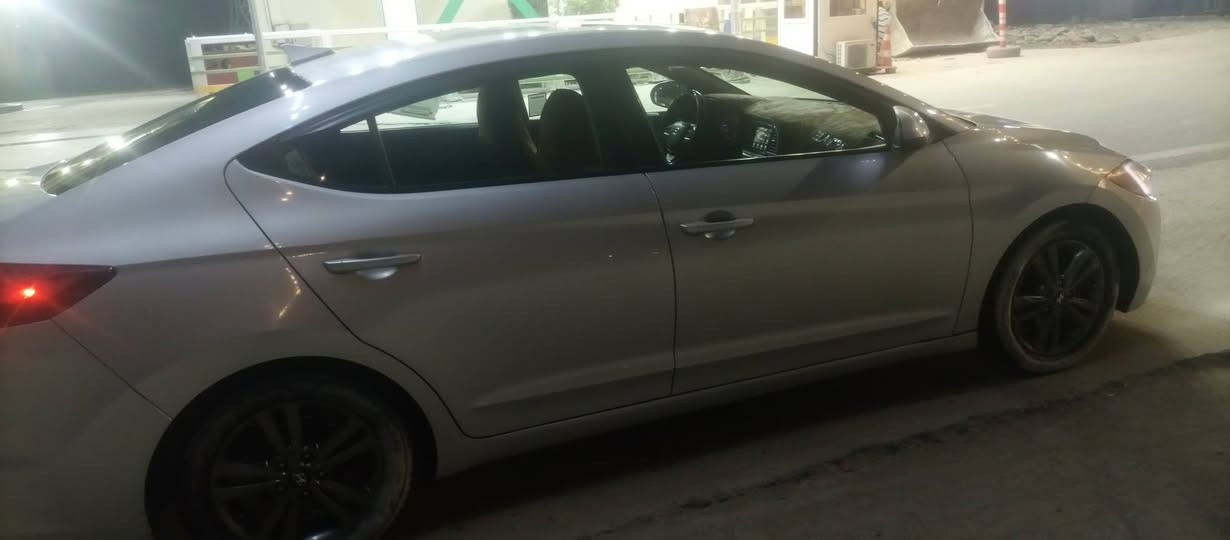 سلام عليكم
النترا ١٧ وارد امريكي حادث بنيد فقط يعني تبديل قطعه وحده ومصبوغ  فول مواصفات محرك2000 جديد كير Atm المرغوب 
السعر 130 وبيه مجال 
***********
