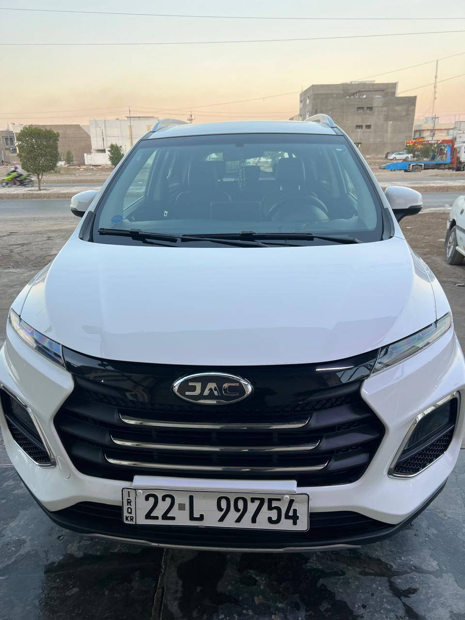 سلام عليكم سياره Jac للبيع
النوع صيني موديل ٢٠٢٤

:
بعض المواصفات عنهه 
* محرك 1.5 لتر بنزين
* 4 سلندر
* قوة تقريباً 110–120 حصان
* جير CVT أو أوتوماتيك
* دفع أمامي
* شاشة وسطية + كاميرا خلفية
* حساسات خلفية
* استهلاكها للبنزين اقتصادي نوعاً ما
* مناسبة للمدينة والسفر الخفيف

السعر مناسب جداً 

للأستفسار ***********
