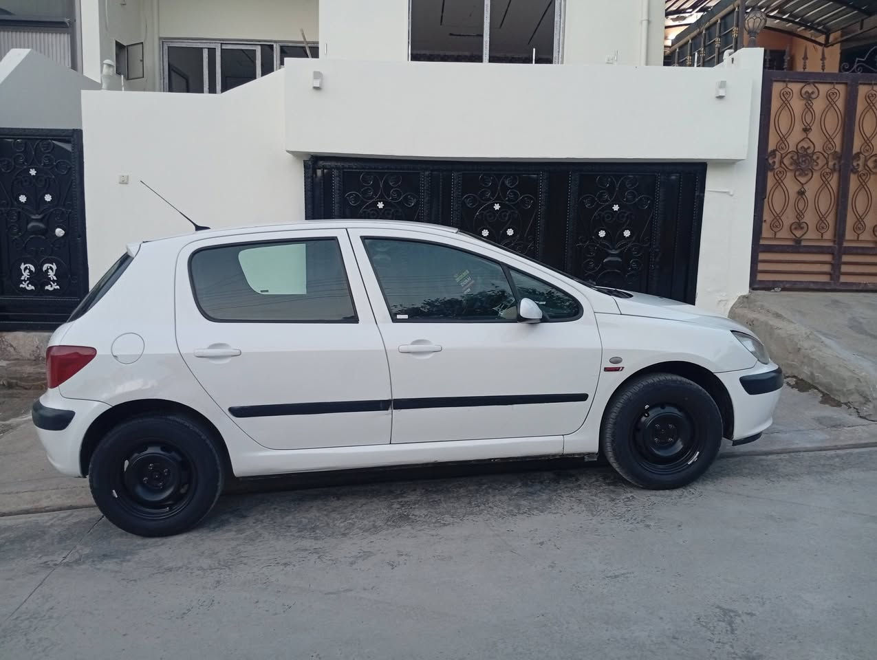 بيجو 307موديل 2005رقم بغداد مشروع وطني صاحب سنويه بكركوك 
سنويه جديد لحد 2031
گیرمحرك بشرط تاخم صدر كل جديد تايرات جديد 
تلات قطع صبغ 
مكاني بكركوك 
سعر 53 
***********
