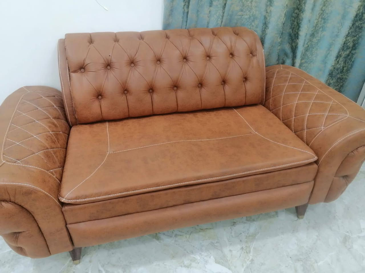 السلام عليكم
طخم للبيع نضيف كلش استعمال قليل 

مكانه ناصريه مركز 

السعر 650

 الاتصال ***********
