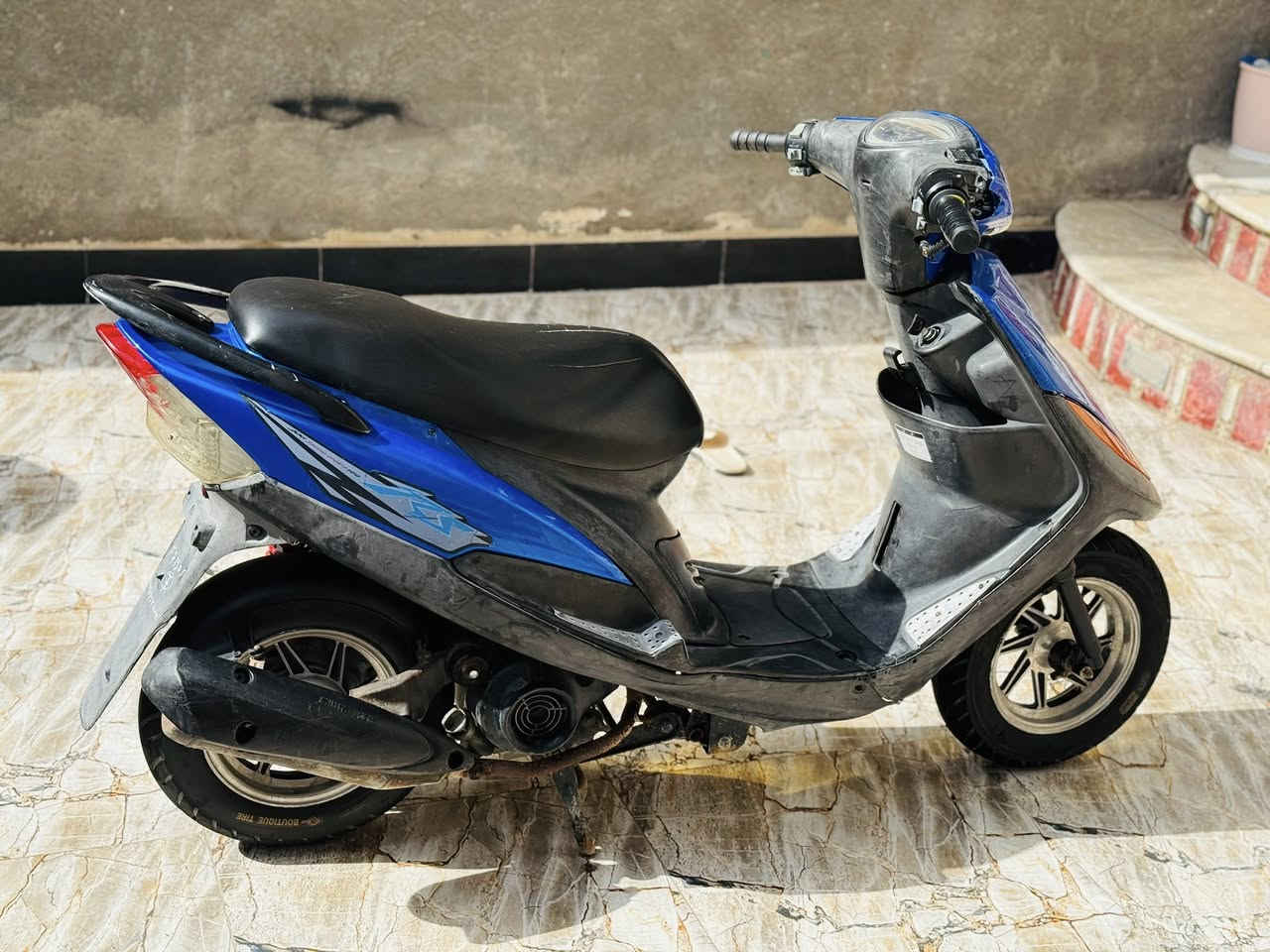 ماكس عدله 50 بلاد كفاله عامه صالرلها  4 اشهر من مطلعها حاويه كلها بلاديه نضيفه نصبه حلواه ( ما مفتوح بيها برغي ) شغاله من طول للطول كهربائيات كلها كامله ( كفرات كلهن اصلي ومختمات وملح ) مكاني ناصريه تضحيه شارع العياده السعر 650 وبيها مجال للشراي 
 *********** بي واتساب
