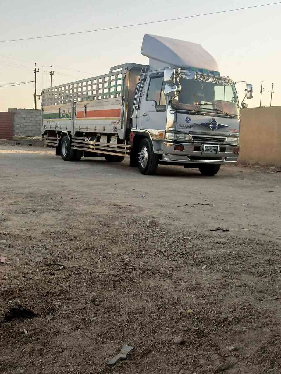 سلام عليكم هينو أنكر للبيع طول سبع وربع بلاد  سياره جازه وجديده معنه الكلمه مكينه وكير وكسن وحداديه وتخم تأير رقم بصره سنويه التسعه وعشرين مكان سياره ذي قار سعر330وبيه مجال لشراي الاستفسار نتصل ع رقم ***********
