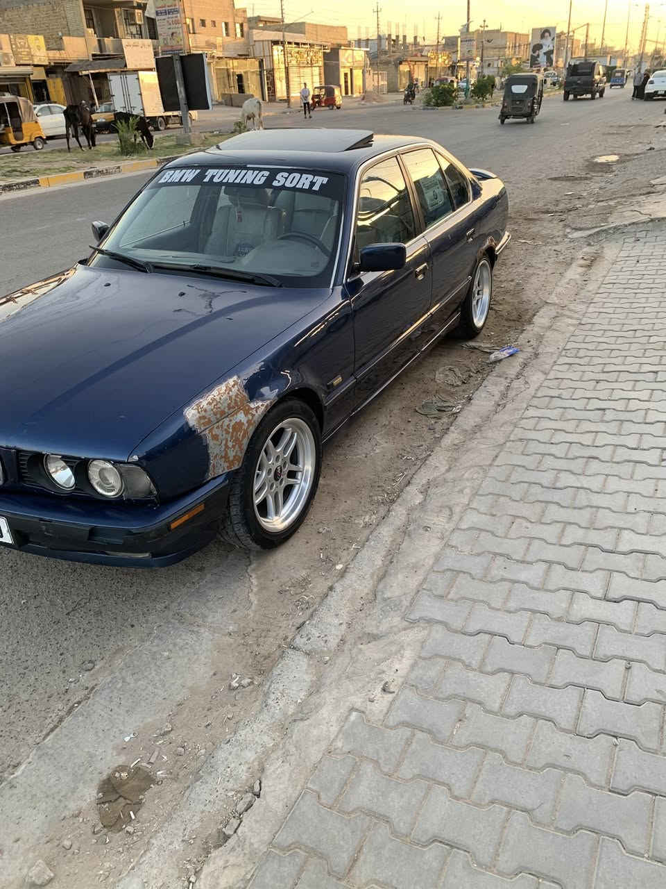 بي أم. دبليو حجم 525  مديل 1992 بچم  عريض  مري منفصل مسكر عدل  اصل  بليته او سنويه  رقم. واسط انگليزي بسمي تحويل. شوكه متريد   السياره. مصبوغه. عام للجماليه سنويه. 28 هزه جديدة   كير اوتو مكينه25  او كير. اكسل حاويه شادهن. بيدي.  داخل  رصاصي  كشنات جلد كهرباء  سلايت طكتين شغال. سنتر لوك. ريموت شغال أربعه جام كهرباء   حداديه.  امامي. خلفي جديد. السياره.   بيهة  تخم ويل ام حجم 17 توسايز  او تخم تاير. جديد   دوس ام.  درگه ام. السياره. كامله. شرط  ترايك 200 السياره  كلهة  بلاديه. كامله  السعر 58 بيهة مجال حگ الجيه. لأستفار *********** مكاني بغداد. الحسينيه. مال راشديه
