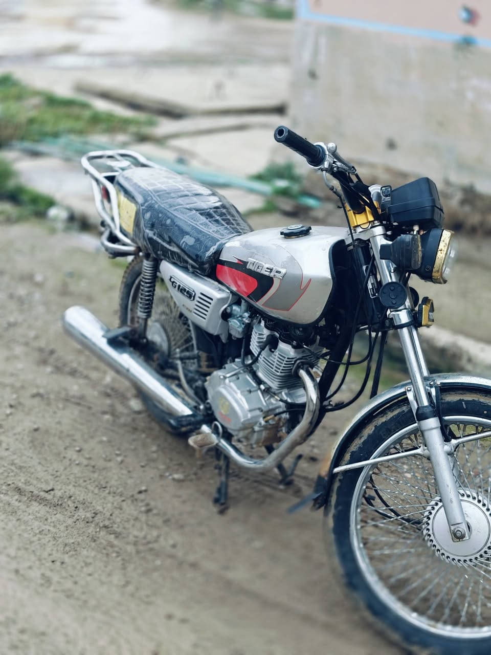 ماطور للبيع الموديل 2019 مكينه مفتوحه مبدل بس جير بيها نشاط فول كلتشات جديده السعر 400 وبيها مجال 
***********
***********
