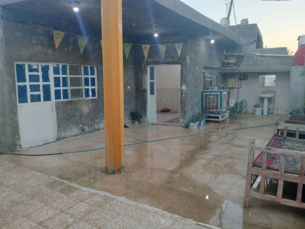 دار للبيع طابو زراعي سند 25 بسمي مساحه 300م العثمانية خلف الصناعه الثالثه قرب المختار الخدمات كامله ماء كهرباء تبليط السعر 65 بي مجال الاتصال على الرقم ***********
