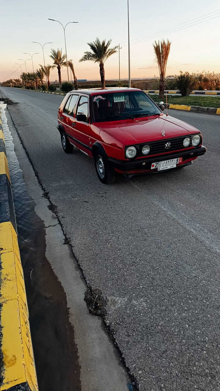 كولف موديل 91 رقم ألماني سنوية عظم شرط تحويل فقط
 كابون بنزين   ⛽
 محرك 0,8وكير شرط 💪 
سيارة وضع شركة بدون صبغ👌
مكان سيارة موصل 🚗
***********
***********
