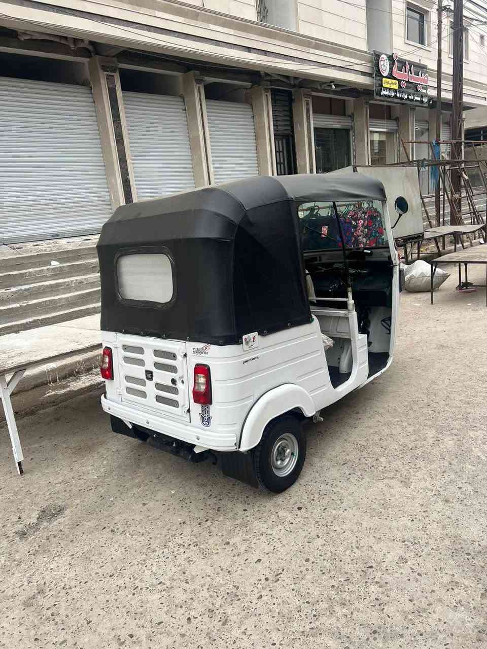 سلام عليكم 20للبيع بيه بارد بلغد
سعر 7وربع وبيه مجال التكتك حلوه مال جناي 
بغداد جسر ديالى ***********
