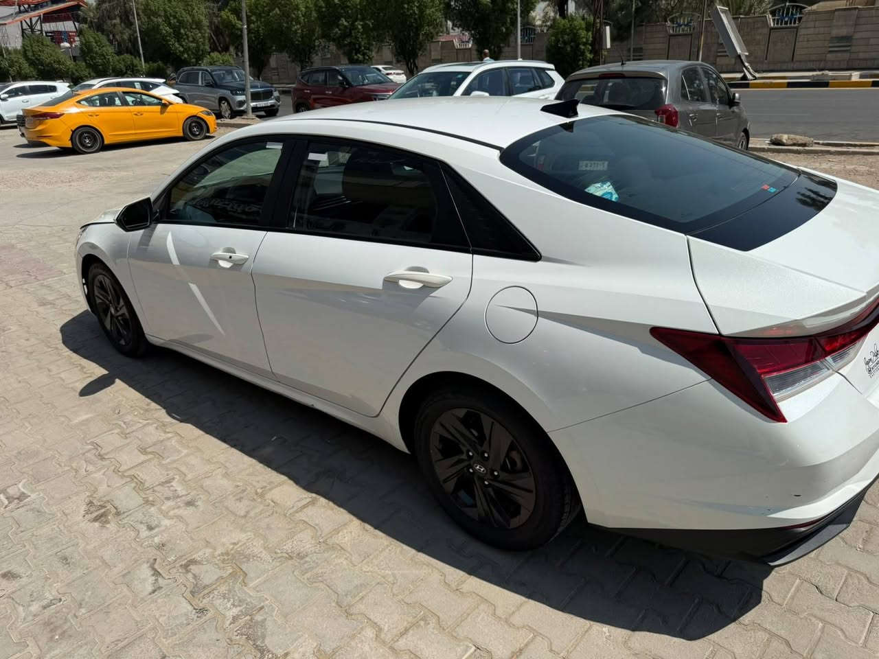 السلام عليكم للبيع النترة 2023 نص مواصفات رقم اربيل بسمي شرط التحويل مود درايف رادارات شاشة وكامرة مثبت سرعه قيادة ذاتيه حادث بسيط بدون تبديل بدون صبغ فقط بارد ليبل واحد 
السعر ١٦٥ وبيه مجال 
للاستفسار ***********
مكان السيارة المنصور
