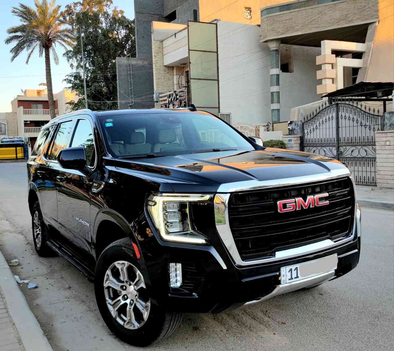 سلام عليكم ..... اخوان عندي GMC يوكن SLE خليجيه ضمان ووكالة المنصور لون اسود رقم بغداد بأسمي وتحويل مباشر ... اخوان السياره مكفوله كفاله عامه من الضرر والصبغ والشخط والبارد  وجديده جدا جدا واي نقص مابيه .... ماشيه 64 الف  سعرها  46800$ واي استفسار هذا رقمي 0️⃣7️⃣7️⃣1️⃣7️⃣7️⃣2️⃣9️⃣2️⃣6️⃣1️⃣
مكان السياره بغداد حي القادسية 
مواصفاته 
محرك 8 سلندر 5300
شاشه كبيره
باب خلفي كهرباء 
كشنات كهرباء 
ثلاجه 
رادار بغداد, العراق
