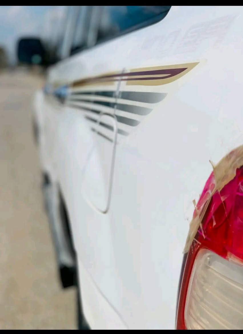 موديل 2000  سه ونه وى ئه سل به ناوى خؤم   گيروو مه كينه به شه رت   ته نها دوو پارچه سبووخ دينار مه سرفى تيا نيه.   ***********
