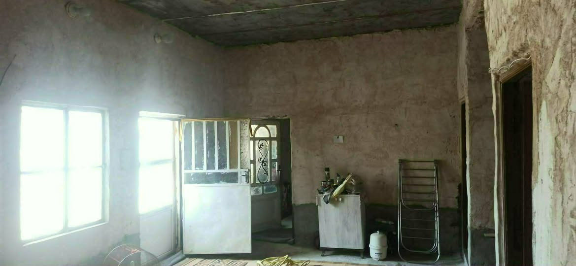 عندي بيت البيع ميسان بشارع الزوار مساحة 150م بي غرفتين وصاله واستقبال مامسكوف وطارمه جبيره
السعر 36 بي مجال. مكانه كوفه حي ميسان شارع الزوار قرب اسواق ابو رقيه  
***********
مكلف بل نشر
