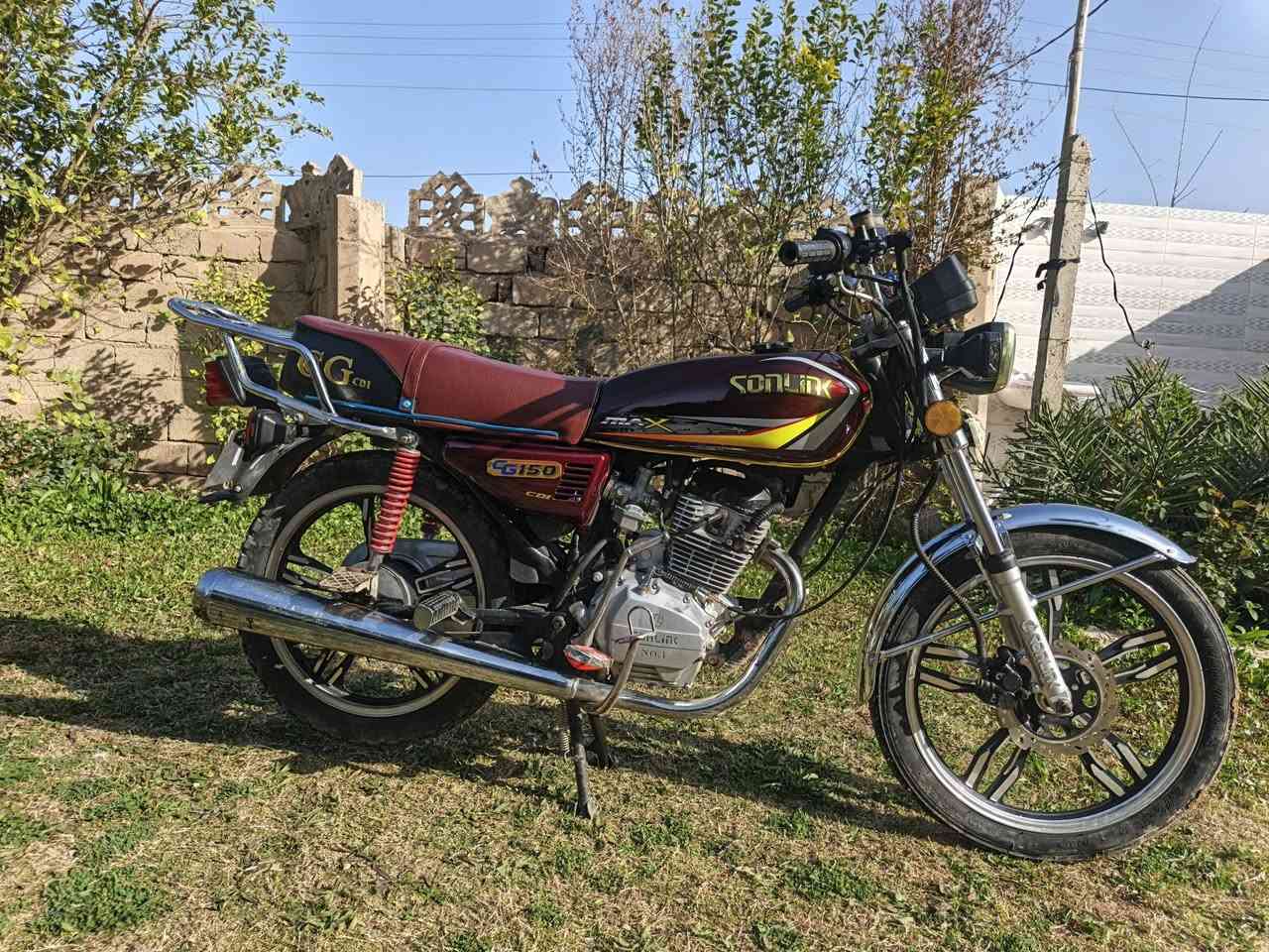 السلام عليكم
ماطور سونلك موديل 22 محرك مامفتوح كبس 
5كير سلف كهربائيات شغالة 
الويل الجدام بي شوي عواج مامأثر 
للبيع او مراوس بموديل احدث وانطي فرق

متواجد خاص 

***********
