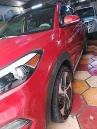 السلام عليكم توسان موديل 18 فول مواصفات سياره 1/1 ورد مريكي الحادث جمل...