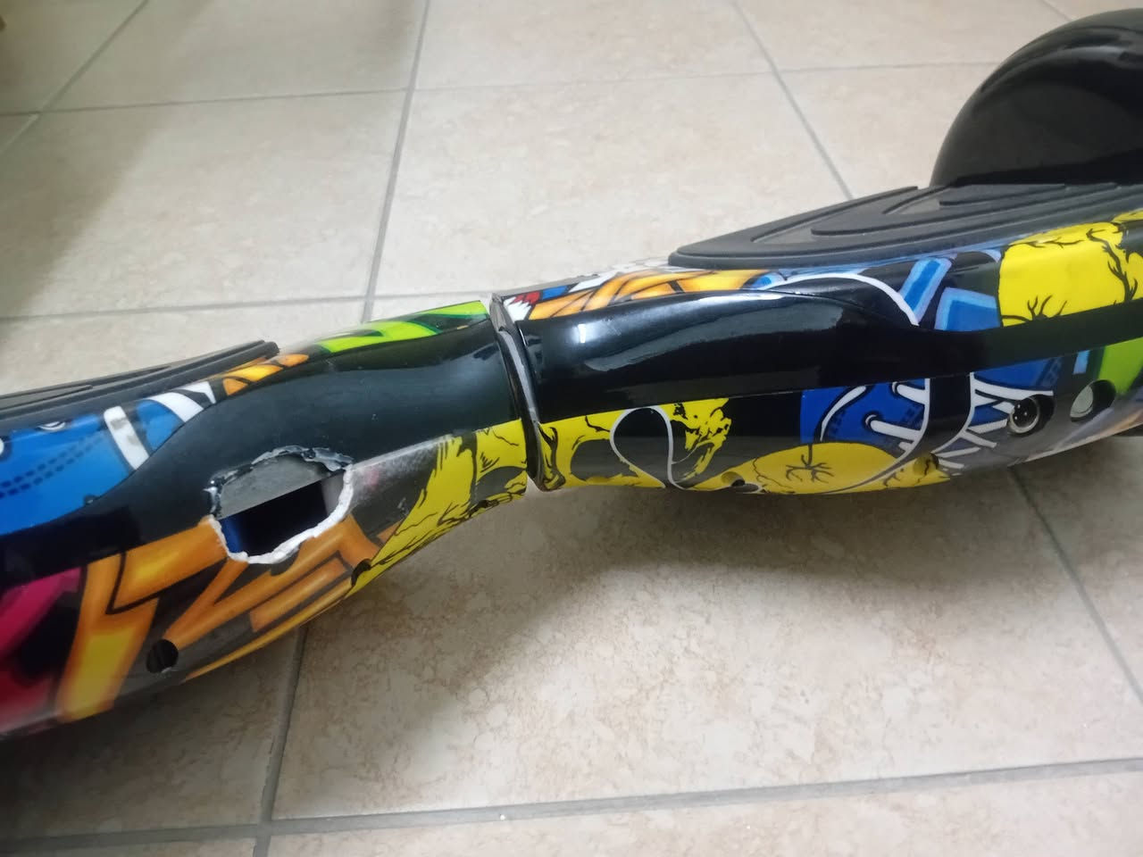 من رخصة الأدمن 
سكوتر ذكي نظيف شاحن والريمونت كامل وتمام فقط كسر باليده السعر عالخاص


**إذا كنت صاحب هذا الإعلان وتريد حذفه لأي سبب، رجاءا أرسل رسالة إلى الدعم الفني**