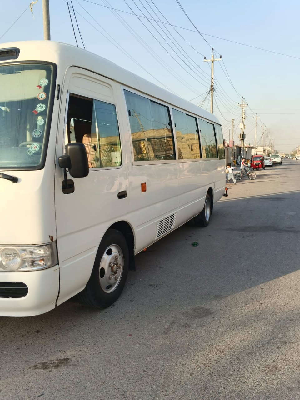 السلام عليكم كوستر مديل 2012السياره جاهزه اي نفص مابيه شماليه رقم جديد انكليزي السنويه الحد 2029بيه رشات ضبغ السياره تبريد تدفه حلو 
ملاحظه السياره      كاز 
التصال على الرقم ***********مكلف بلنشر
