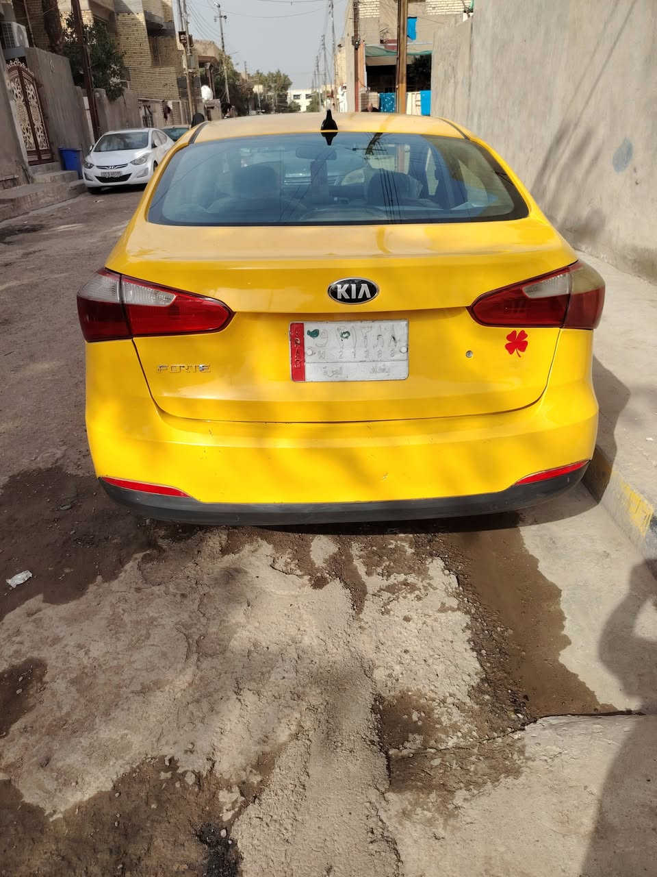 السلام عليكم فورتي وارد امريكي موديل 2014 محرك 1800 دوش كير ايتي حادثه جاملغ الايمن مبدل و الباقي ليبر واحد تخم تاير حداديه جديدة كل نقص ما بيها مكاني بغداد رقم تلفون ***********
