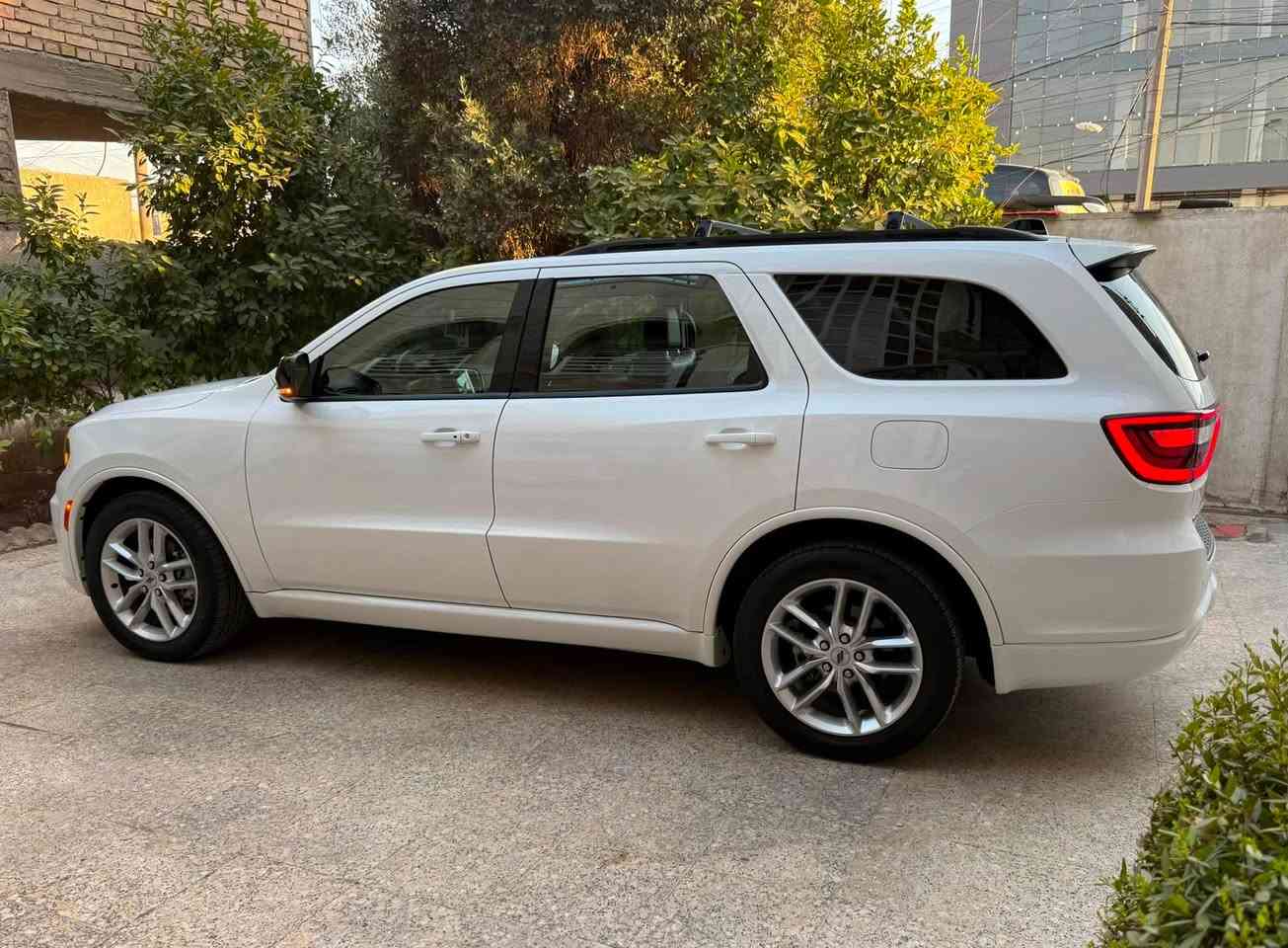 دودج دورنكو فول 1/1 GT PLUS 2024 🇺🇸

دخول جديد 🚩
حجم المحرك : V6 (3.6L)
اللون: ابيض

السيارة : كفالة عامة( كلين تايتل استيراد خاص )🚦
صور امريكا والكارفكس متوفرة واتساب 

السياره نظيفه جدا تخم تاير جديد دهن موبر وكالة .
عداد المسافة : 62  فقط مشي امريكا

المواصفات فول 1/1✅

فتحة سقف
تشغيل عن بعد
مقعد السائق خزن 
رادار امامي ( تثبيت مسار مع مانع تصادم )
رادار جانبي ( نقطة عمياء )
ماسحات تشتغل اوتوماتيك مع المطر
تبريد خلفي مركزي 
سيبايه سقف مع عبارات 
مانع تصادم خلفي 
كامرة خلفية دواره
كشنات تدفئةوتبريد
ويل كب حجم 20 كروم
ستيرن رياضي على شكل حرف D مع تدفئة 
كشنات تحكم كهرباء 
دشبول وبطاين الابواب كاربون فايبر
مرايات قلابة مع البك
شفتات ستيرن
دخول ذكي بصمة ابواب
صندوك كهربائي 
حساسات خلفية 
مراة جانبية هيتر 
وضعيات قيادة سبورت وايكو
شاشة ابل كار بلي واندرويد اوتو 
اوتو ستارت ستوب 
تشغيل عن بعد 
لايتات زينون وكالة
بلوجكتر زينون
بصمة ابواب 
تبريد 3 قطع مركزي
فتحات كزوز مزدوجة

مكان السيارة بغداد ✅
(ارقام فحص موقت اني المستورد)
 رقم الهاتف

***********
