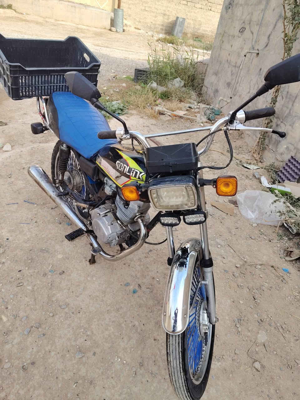 دراجه إيراني مستعجل عل بيع اليريد يتصل أو يراسل عل خاص *********** السعر ٣٠٠ بي مجال
