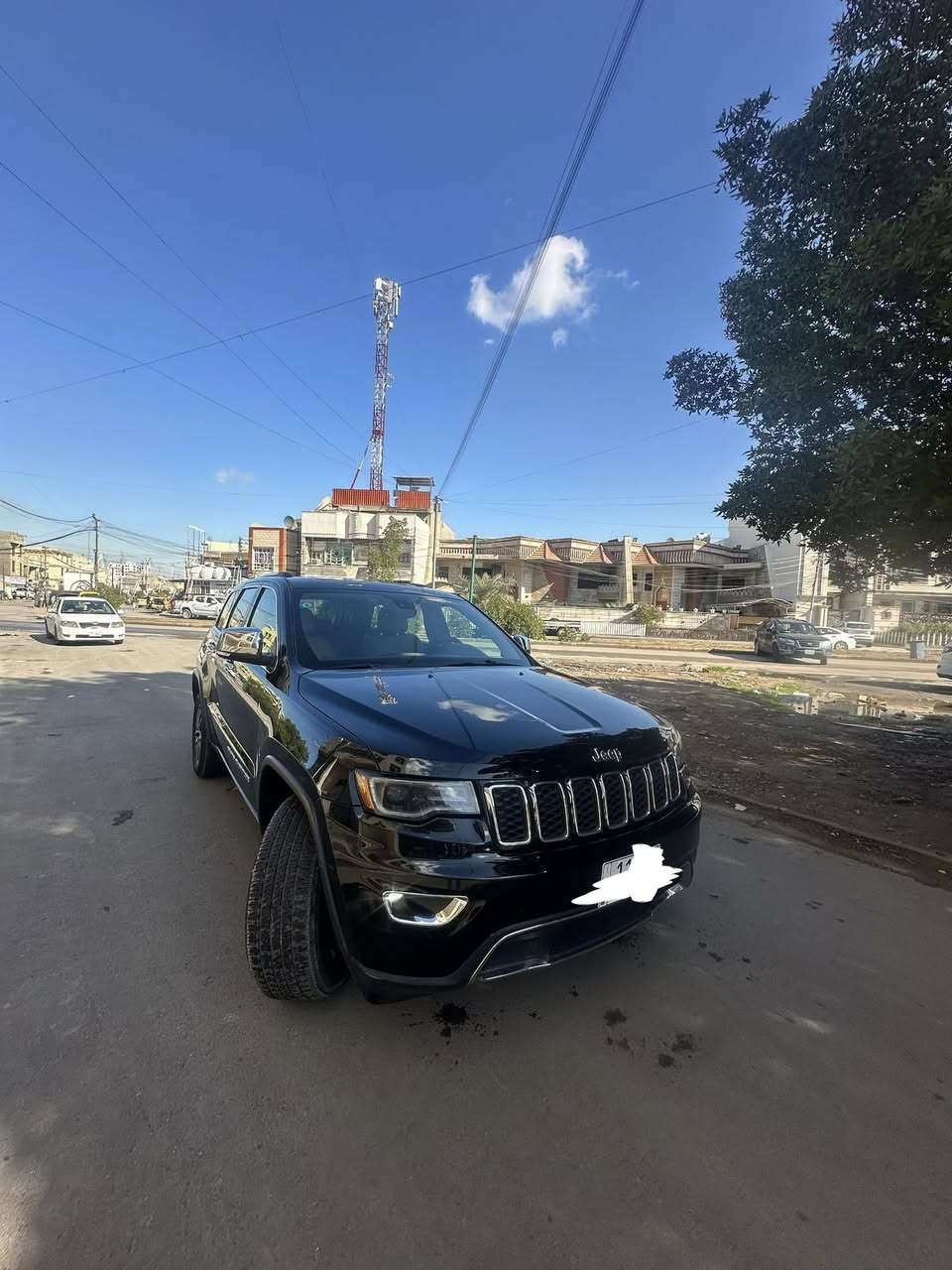 السلام عليكم جيب كراند شيروكي
2017 ليمتد فول 1/1 

رقم السيارة : بغداد رقم الجديد باسمي تحويل ثاني يوم هزه وكلشي جديد

السياره كلين تايتل كفاله حته الدعاميات

عداد المسافة : 100 الف 

____________________________

1-حجم المحرك 6 3600 بانزين عادي بساتم 14 ببسب الدوانز الافضل للجناي 

3-بصمة ابواب و بصمة تشغيل و تشغيل عن بعد 

4-لايتات زينون عالي ناصي  

6-فتحة سقف بانوراما 

7-مقابض الابواب نيكل  

8-اشارات في المرايا الجانبية

9-رادار جانبي

10-حساسات امامية خلفية اصل 

11-قبق جنطة كهرباء شفط  

12-مري قلاب للرجوع الى الخلف مع 

تعتيم للضوء العالي 

13- غرفة السيارة جلد بيجي

14-ذاكرة خزن ميموري لمقعد السائق

15-ستيرن كهربائي الحركة

16-تحكم ستيرن جهتين متكامل

18-شفتات ستيرن للتحكم بالكير العادي

19-المقاعد الامامية تبريد و تدفئة

21- داخل بيجي

22-اصطفاف تلقائي للمركبة ( اوتو بارك ) 

23-تحديد مسار

 السعر // 225

 السياره كلين كلين تايتل كفاله حته الدعاميات جديده بعده  

العنوان: بغداد الرصافه 

الاسفسار // ***********
